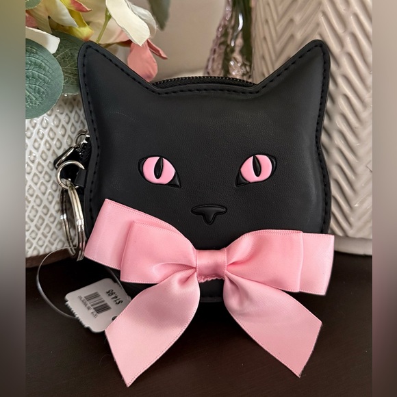 Bath & Body Works Handbags - 🆕🐈‍⬛ BATH & BODY WORKS LIMITED EDITION “BLACK CAT WITH PINK BOW” COIN PURSE. NWT